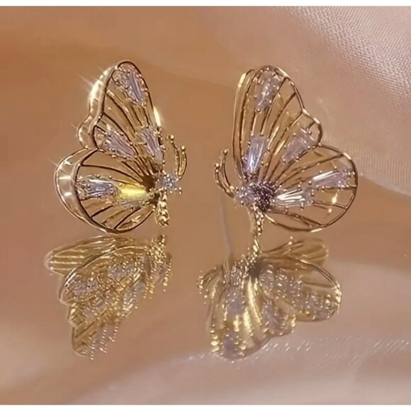 18K Gold Plated Butterfly Crystal Stud Earrings - Picture 1 of 5